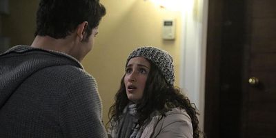 Kırgın Çiçekler 76.Bölüm posteri