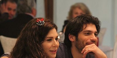 Hangimiz Sevmedik 33.Bölüm posteri