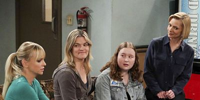 A Few Thongs and a Hawaiian Funeral posteri