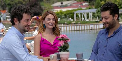 İki Yalancı 4.Bölüm posteri