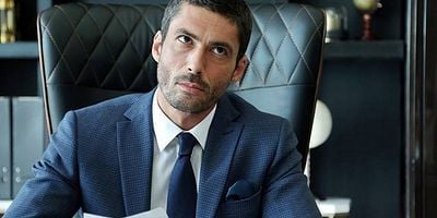 Tutsak 1.Bölüm posteri