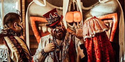 Warren's Wedding posteri