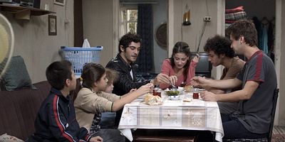 Bizim Hikaye 8.Bölüm posteri