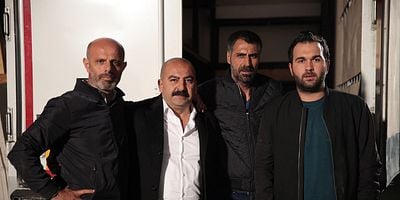 Eşkiya Dünyaya Hükümdar Olmaz 101.Bölüm posteri