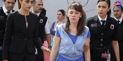 Avlu 10.Bölüm posteri