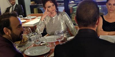 Koca Koca Yalanlar 3.Bölüm posteri