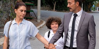 Koca Koca Yalanlar 6.Bölüm posteri