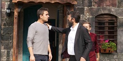 Sen Anlat Karadeniz 28.Bölüm posteri