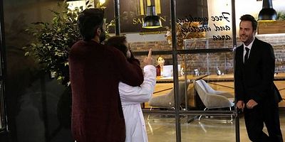 Koca Koca Yalanlar 12.Bölüm Final posteri