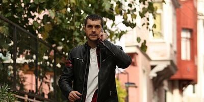 Çarpışma 1.Bölüm posteri