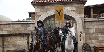 Diriliş Ertuğrul 136.Bölüm posteri