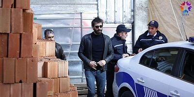 Avlu 32.Bölüm posteri