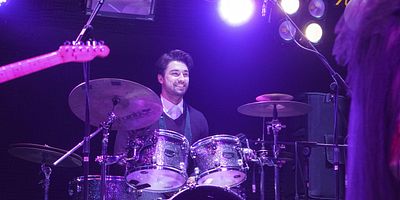 Elimi Bırakma 33.Bölüm posteri