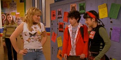 Best Dressed for Much Less posteri