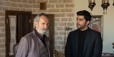 Zümrüdüanka 19.Bölüm posteri