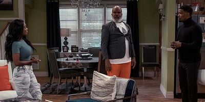 #maybeitsBAYbelline posteri