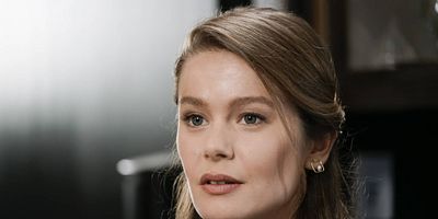 Camdaki Kız 1.Bölüm posteri