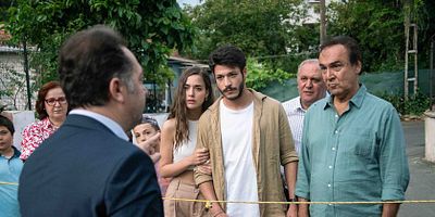 Cam Tavanlar 8.Bölüm Final posteri