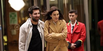 Sadakatsiz 41.Bölüm posteri