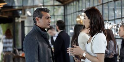 Sadakatsiz 42.Bölüm posteri