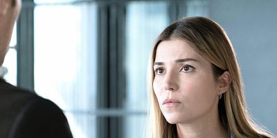 Camdaki Kız 44.Bölüm posteri