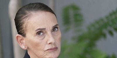 Camdaki Kız 48.Bölüm posteri