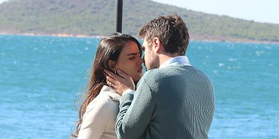 Üç Kız Kardeş 25.Bölüm posteri