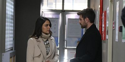 Üç Kız Kardeş 40.Bölüm posteri