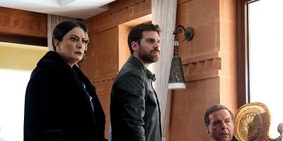 Üç Kız Kardeş 45.Bölüm posteri