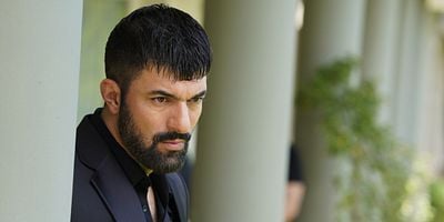 Adım Farah 11.Bölüm posteri