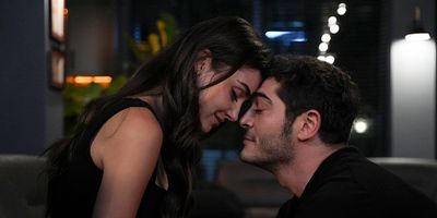 Bambaşka Biri 10.Bölüm posteri