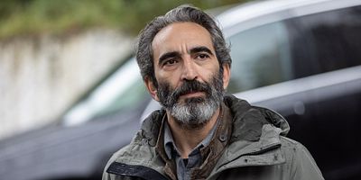 Adım Farah 24.Bölüm posteri