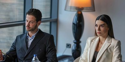 Yıldızlar Bana Uzak 4.Bölüm Final posteri