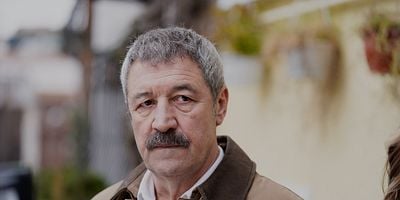 Sakla Beni 17.Bölüm posteri