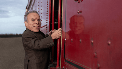 Warwick Davis, HBO’nun Yeni "Harry Potter" Dizisinde Yeniden Profesör Flitwick Rolünde! haber görseli