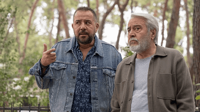 Netflix, Ata Demirer ve Uğur Yücel'in Yeni Dizisi "Bir İhtimal Daha Var"ın Fragmanını Paylaştı haber görseli
