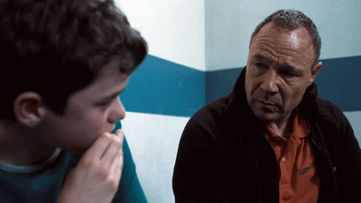 Netflix Dizisi "Adolescence"in Fragmanında Stephen Graham Katil Olarak Suçlanan Oğluyla Yüzleşiyor haber görseli