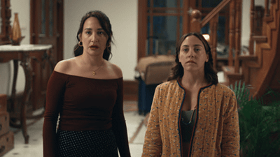 Gupse Özay’ın Yeni Netflix Dizisi “Platonik: Mavi Dolunay Otel” Eylül’de Geliyor! haber görseli