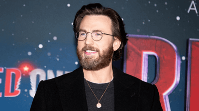 Chris Evans, Captain America Rolüne Geri Dönmeyeceği Konusunda Yalan Mı Söylüyor? haber görseli