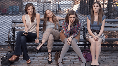 Lena Dunham'ın Unutulmaz Dizisi Yıllar Sonra Yeni Bölümleriyle HBO'da! haber görseli