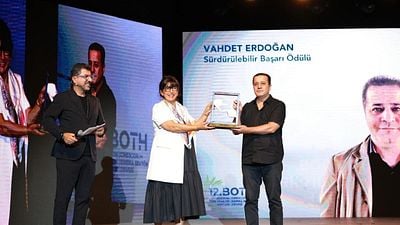Yapımcı Vahdet Erdoğan’a Sürdürülebilir Başarı Ödülü haber görseli