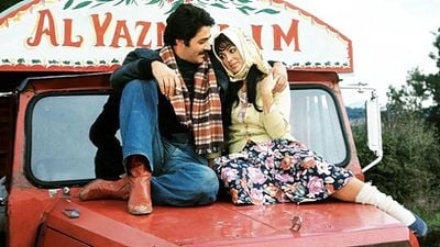 Altın Koza'dan Türkan Şoray ve Kadir İnanır'a Cumhuriyet'in 100. Yılına Özel Ödül! haber görseli