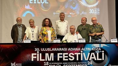 Altın Koza'da "Cumhuriyetin 100. Yılında Türk Sineması" Paneli haber görseli