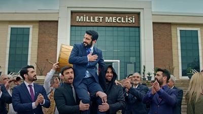 "İllegal Hayatlar: Meclis" Gişenin Zirvesinde!