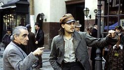 Damon Gangster, DiCaprio Polis haber görseli