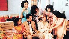 Mira Sınırlarında Dolaşıyor haber görseli