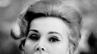 Zsa Zsa Gabor Hastaneye Kaldırıldı! haber görseli