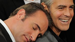 George Clooney'in Yeni Projesinde Jean Dujardin ile Görüşülüyor haber görseli