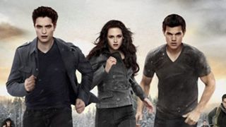 Alacakaranlık Efsanesi: Şafak Vakti Bölüm 2 Filminden Yeni Fotoğraf ve Posterler haber görseli