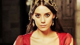 Cansu Dere Muhteşem Yüzyıl'dan Ayrılıyor! haber görseli